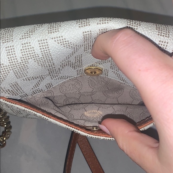 MK CROSSBODY - Picture 5 of 8